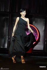 组图：小S代言性感辣舞 避谈张柏芝不用好友博版面