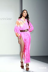 幻灯图集：桂纶镁斜肩裙美艳 蔡健雅宝蓝装优雅