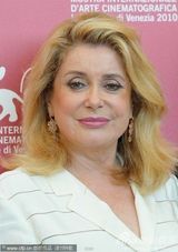 高清图：《傀儡》发布会 老美女凯瑟琳-德纳芙现身