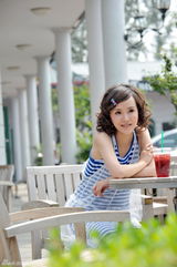 组图：演员商蓉最新写真曝光 清纯形象让人心动