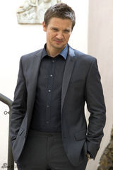 组图：《谍影重重4》记者会杰瑞米帅气亮相