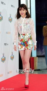 组图：少女时代IU助阵《冠军秀》百回纪念直播