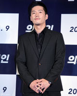 高清组图：张赫河正宇等出席新片《委托人》记者会