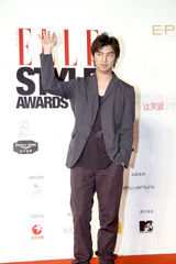 幻灯图：范冰冰粉唇魅惑风尚大典 李宇春裤装帅气