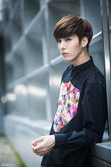 高清组图：独家对话韩国摇滚花美男鲁敏宇