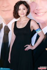 组图：张智霖亮相《冲2》庆功会 吴卓羲显老相