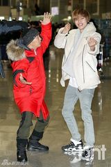 组图：Niel等随《少林寺》出发前往中国