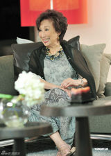 组图：潘迪华做访谈讲述事业起落 忆亡子感触良多