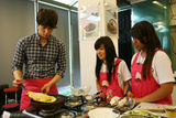 高清组图：2PMmissA与粉丝参加料理大赛比拼厨艺