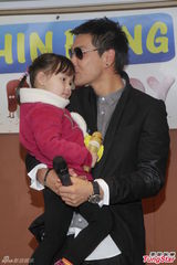 组图：陈展鹏望另一半爱运动 缘分到随时结婚