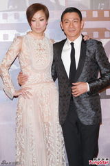 组图：刘德华帅气亮相 与郑秀文再度合作