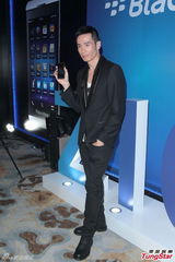 组图：陈豪上海拍剧酬劳倍升称开心满意