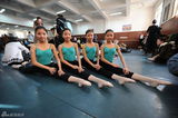 组图：4胞胎少女同场艺考 8岁离家苦练7年舞蹈