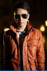 组图：李玉刚脱下华美贵妃装变身高贵王子