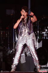 组图：陶喆与辣妹热舞互摸 谢霆锋帅气现身飙歌