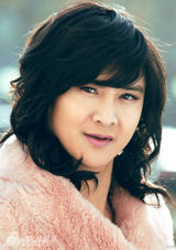 组图：《爸爸》纯爷们都有妩媚时 女装旧照比拼