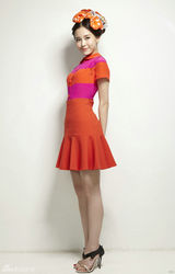 组图：温心圣诞大片曝光 暖冬甜蜜糖果范儿