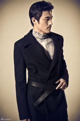 高清图：耿乐拍摄全新时尚大片 一展沉静气质