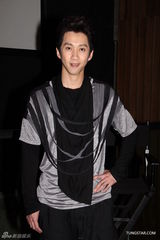 组图：陈妍希最爱吃菠萝油 无暇出席反狗仔行动