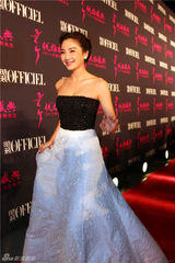 姚晨露背装秀性感 范冰冰否认收婚戒称自备(图)