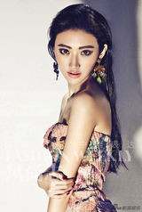 组图：景甜凌乱秀发别样性感 演员要打破自己