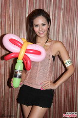 组图：《师父，明白了》黄翠如称收视好穿肚兜