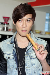 组图：唐禹哲新剧自认料理白痴 渴望谈恋爱