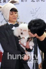 组图：《快乐到家》谢娜包场看片 张杰力挺爱妻