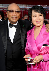 高清组图：奥斯卡红毯 靳羽西与导演昆西-琼斯