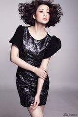 组图：殷桃最新写真曝光 清透气质迷人