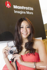 组图：互动摄影馆香港巡展 发烧友周柏豪激创意火花