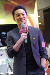 组图：沙溢受品牌青睐 现场连线为粉丝传达母爱