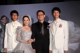 组图：况明洁大婚激动流泪 台湾综艺二张登台致辞