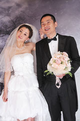 组图：《我和老妈一起嫁》殷桃演绎剩女