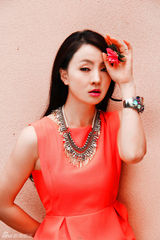 组图：小陶虹夏日写真红裙妖娆秀风情