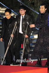 组图：韩星刘在锡再捧MBC大奖 2AM与2PM等到场助阵