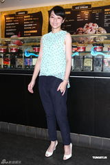 组图：郭品超陈怡蓉新剧收视飘红慰劳粉丝