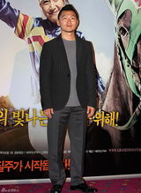 组图：《大奖赛》首映 金泰熙杨东根等现身