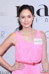 组图：吴彦祖妻子怀孕后胸围上涨 爱吃中国菜