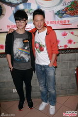 组图：张学友自认严父 与爱女相处如朋友