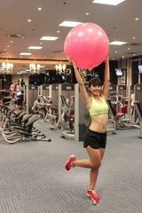 组图：越南15岁拳击妹走红 私照兔女郎清新美艳