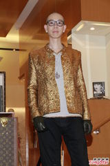 组图：周丽淇猜中郑伊健好事近 琦琦新年陪双亲