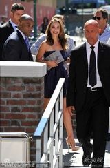 高清图：《黑天鹅》记者会 文塞尔护花娜塔莉-波特曼