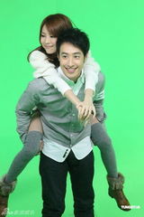 组图：潘玮柏拍MV展现吻功 自曝好久没接吻