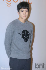 组图：2AM赵权帝国之子金桐俊等亮相时尚活动