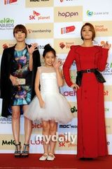 组图：Melon颁奖歌手云集 BEAST等帅气亮相