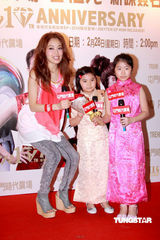 幻灯图：容祖儿感动Twins再合作 不在意MV现陈冠希