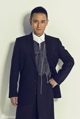 组图：谢君豪绅士写真 俊朗西装显成熟稳重