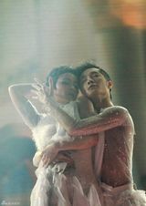 组图：黄曼亮相《舞林大会》被赞最完美身材