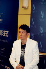 组图：保剑锋绅士亮相影展 风趣幽默大侃青海话